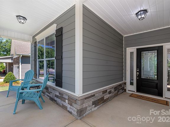5th image of 536 Trillium Way