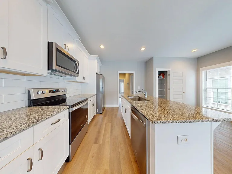 1263 Burrow Cir — Photo 4