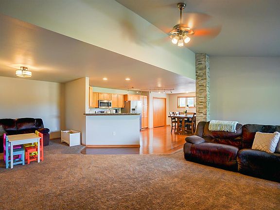 3rd image of 718 Herndon Dr APT C
