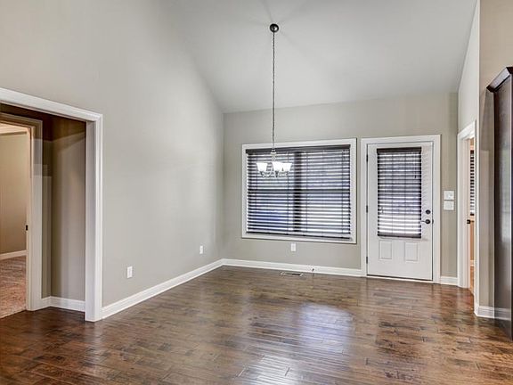 4th image of 362 Big Station Camp Blvd APT B