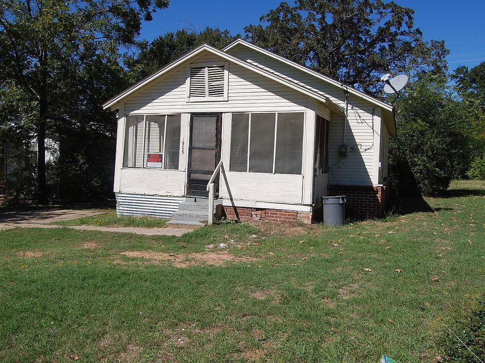 2nd image of 1909 Pearl St
