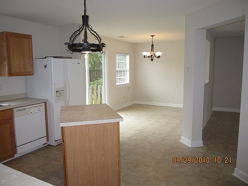 3rd image of 213 Ponderosa Dr