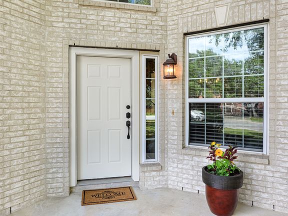 3rd image of 25306 Bunker Dr