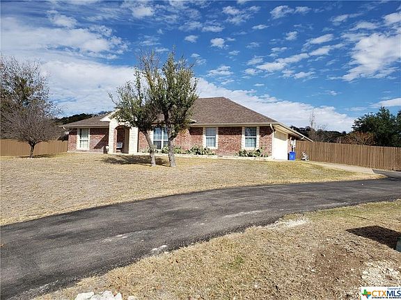 2nd image of 3221 Emily Cir