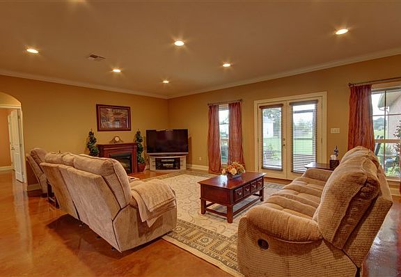 5th image of 2317 Blue Haven Dr