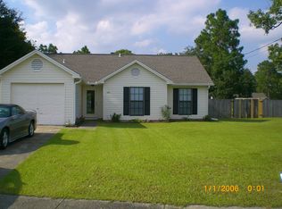 107 Walker Cir E, Crestview, FL 32539