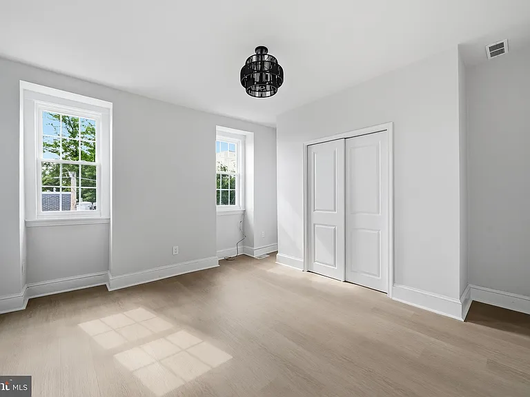 423 S 20th St #B — Photo 14