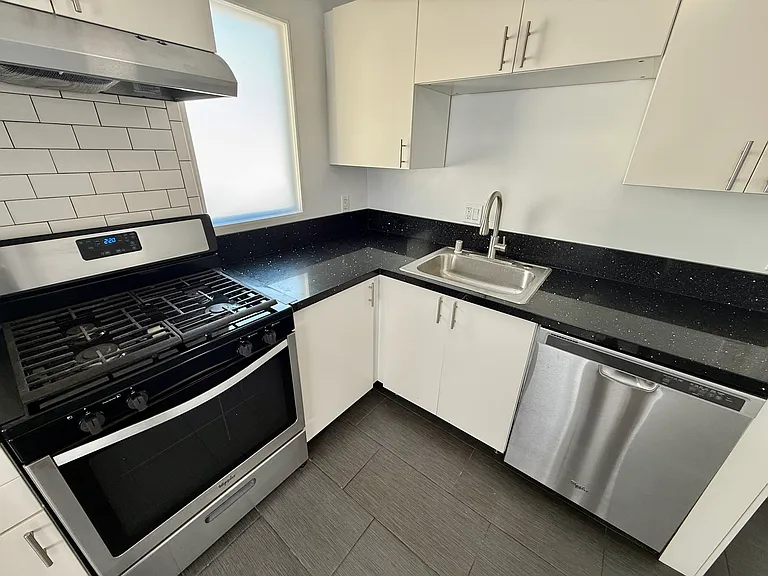 3863 42nd St #B — Photo 20