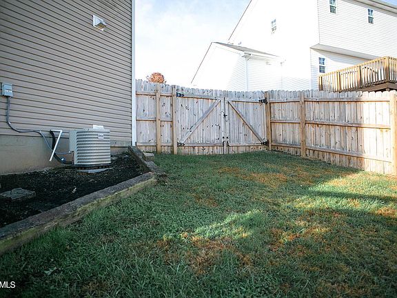 5th image of 1252 Swan Pond Ln