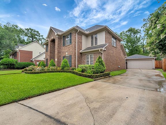 2nd image of 3910 Quiet Knoll Ct