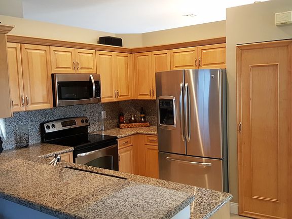 4th image of 1130 Chinaberry Dr