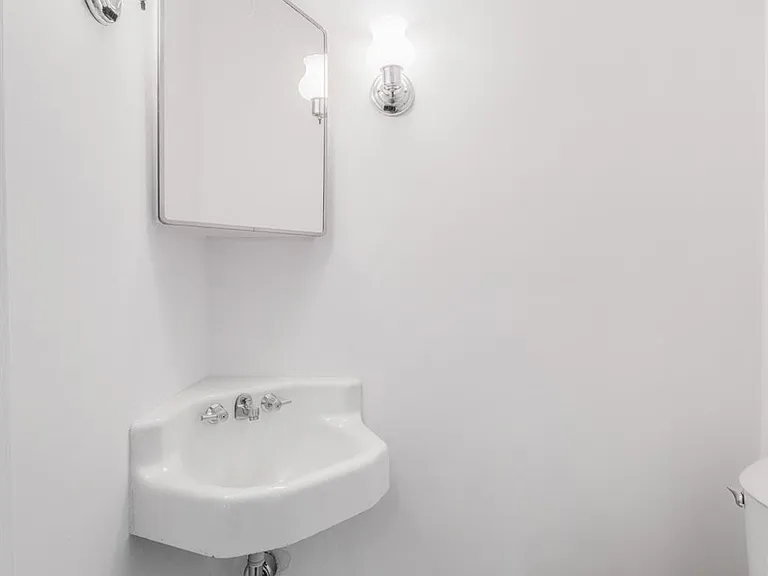 247 Foothill Rd — Photo 16