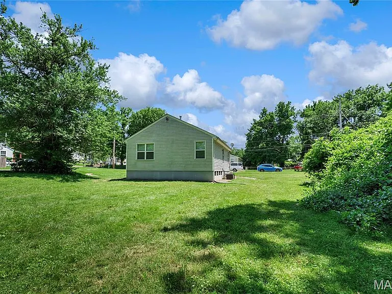 201 Becker Dr — Photo 4