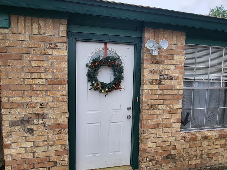 1st image of 1204 Westcott Dr #A