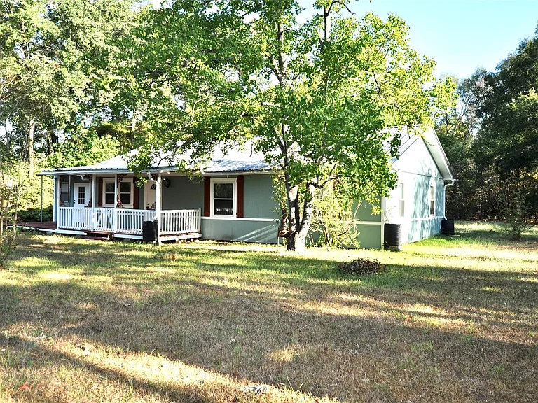 208 Blue Lake Dr — Photo 2