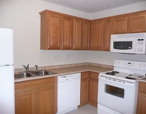 3rd image of 100 Solid Rock Ct APT B