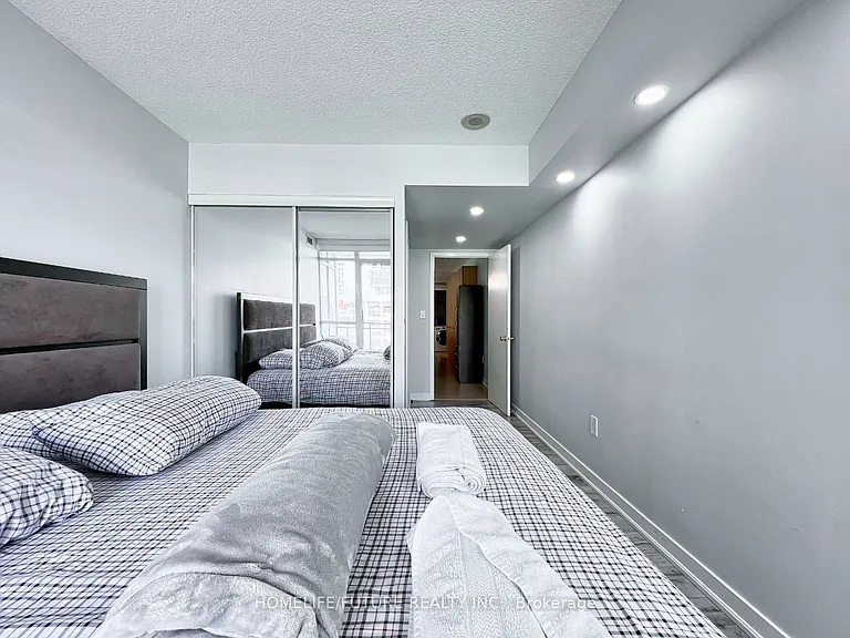 10 Capreol Ct #649 — Photo 18