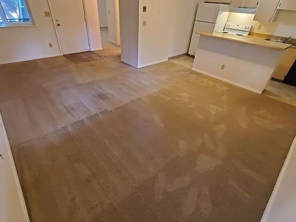 4th image of 4788 Skyline Rd S APT 6