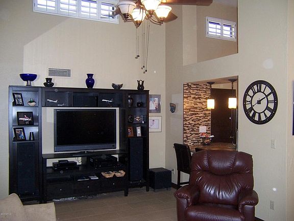 5th image of 4226 N 22nd St Unit 8
