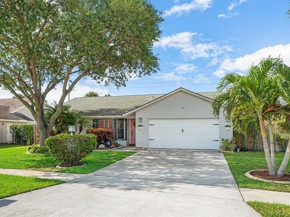 8366 Blue Cypress Dr
