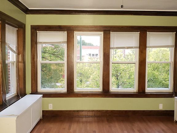 2nd image of 5516 N Kimball Ave