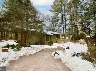 10919 Howland Dr, Reston, VA 20191