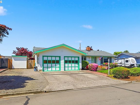 2nd image of 2494 38th St
