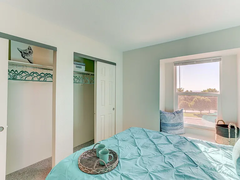 Americana Lakewood Apartments — Photo 53