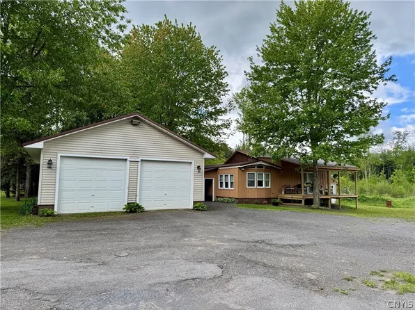337 S Albion Rd, Altmar, NY 13302