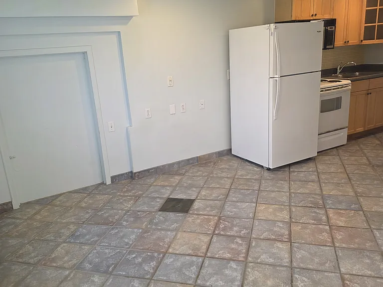 2120 Clement St — Photo 11