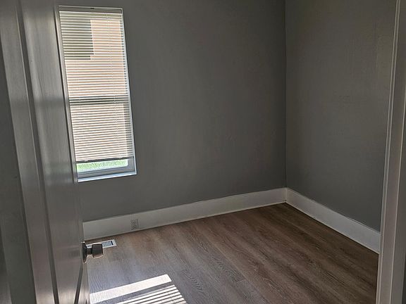 4th image of 3001 E 19th St