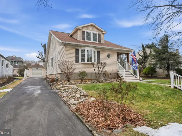 251 Ellis Rd, Willow Grove, PA 19090