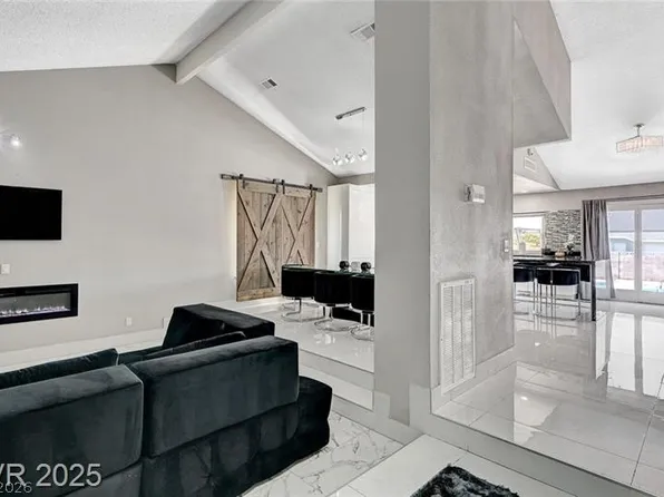 6352 Peppermill Dr, Las Vegas, NV 89146