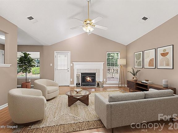3rd image of 3786 Sedgewick Dr SW