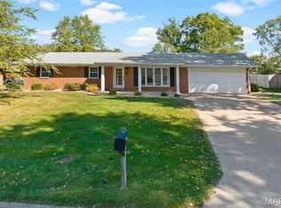 45 Fenwood Dr, Belleville, IL 62220