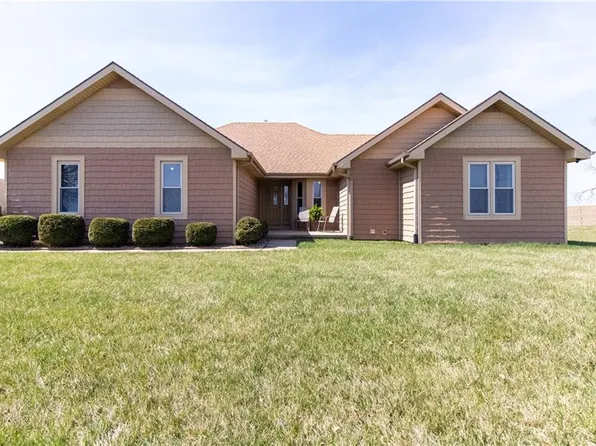 3902 S Riverside Ter SE, Saint Joseph, MO 64507