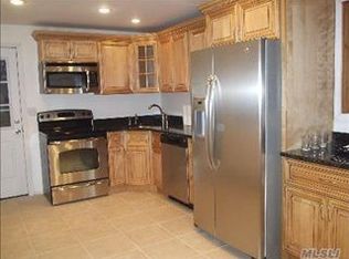 2 Cluett Rd, Valley Stream, NY 11581