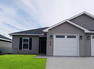 535 N 4th St, Eldridge, IA