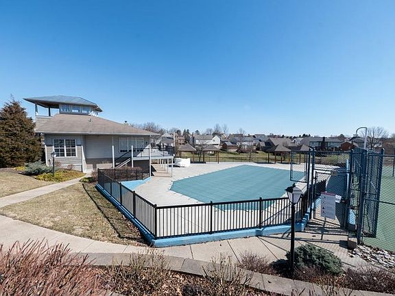 2nd image of 9850 Regatta Dr #33101