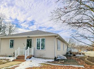 1018 New St, Manchester, IA 52057