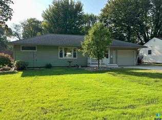 1115 N Elmhurst St, Luverne, MN 56156