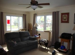 816 W Eden Pl, Milwaukee, WI 53221