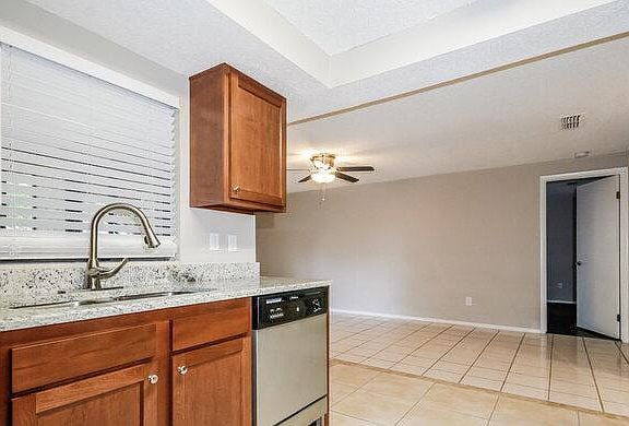 4th image of 6021 Cedar Grove Dr