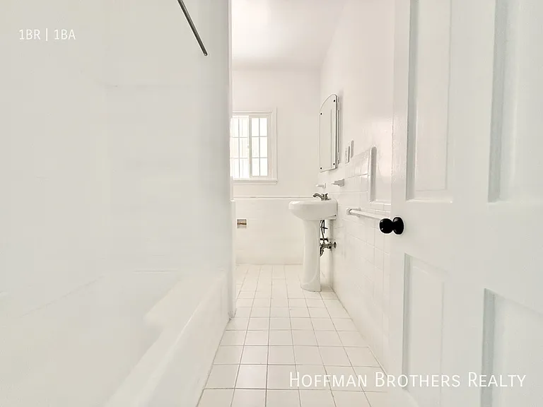 613 S Dunsmuir Ave — Photo 5