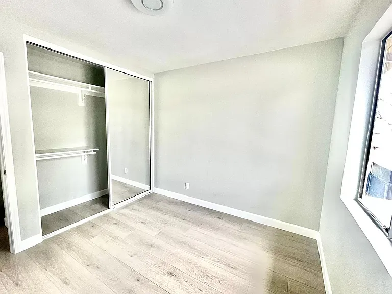 653 E Matchwood Pl — Photo 8