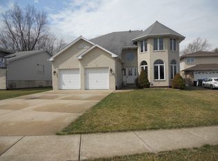 7286 Skyline Dr, Justice, IL 60458