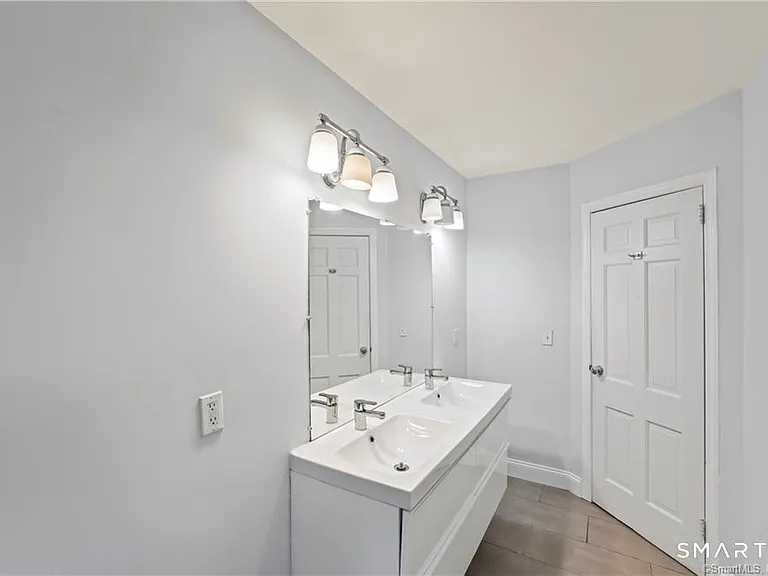 791 Newfield Ave — Photo 25