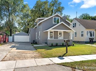 32 Calhoun St SW, Wyoming, MI 49548