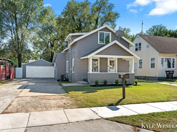 32 Calhoun St SW, Wyoming, MI 49548