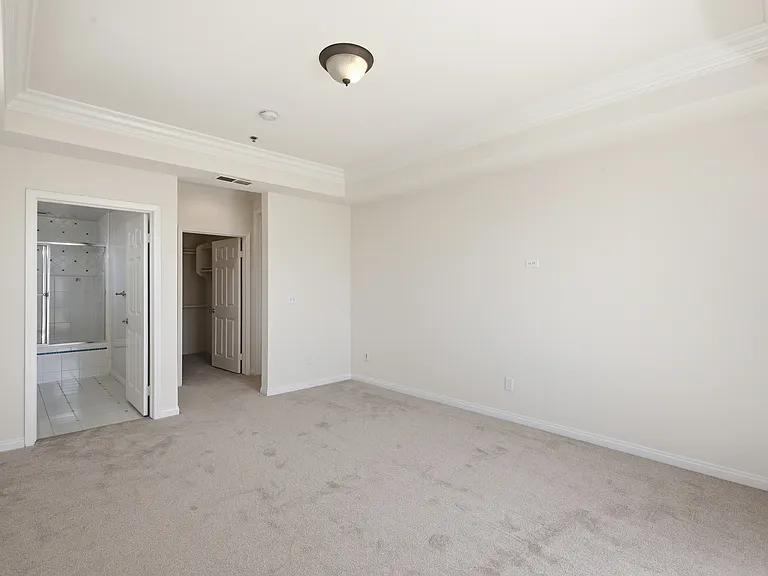 830 N Alfred St #202 — Photo 15